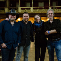 LUCIE VONDRÁČKOVÁ & VOKOBERE, KOUSEK ŠTĚSTÍ